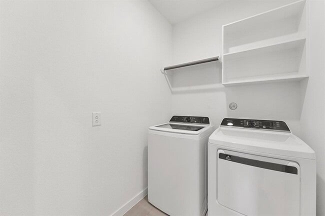 Building Photo - 10351 Woodhill Spa Ln