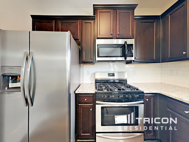 Building Photo - 317 Parkview Pl Dr