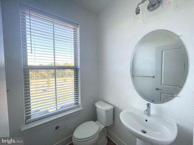 Building Photo - 4945 Purdy Aly