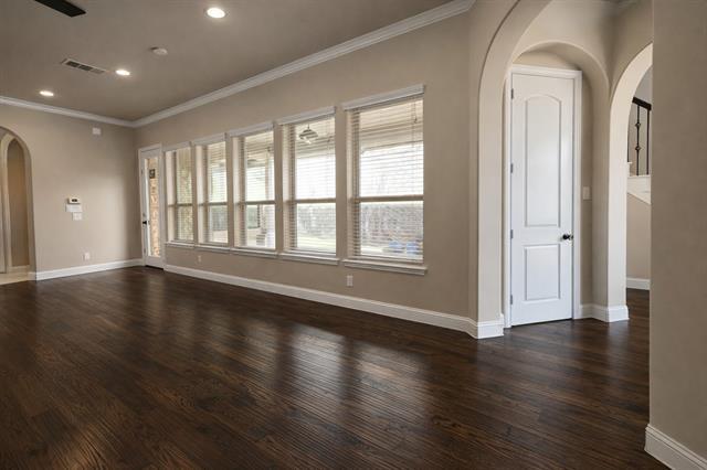 Building Photo - 526 Evergreen Dr