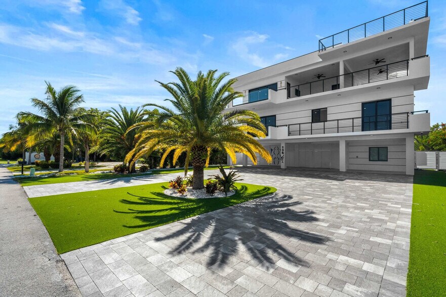 Building Photo - 136 Coco Plum Dr