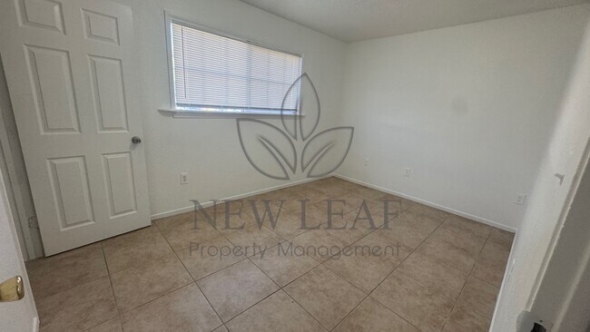 Building Photo - 1444 E Colton Ave