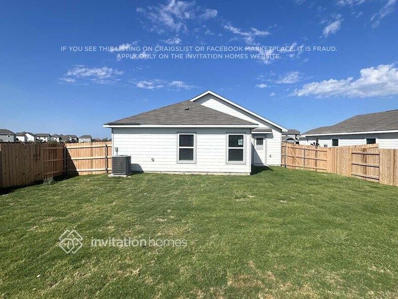 Building Photo - 104 Wirepass Cres