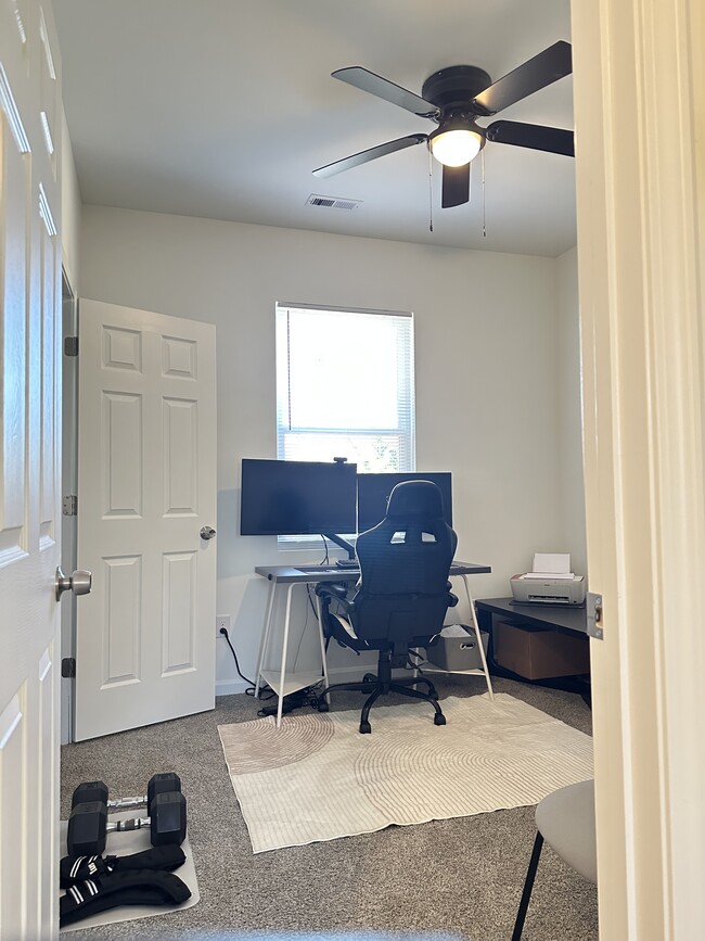 Building Photo - 152 Gregg St