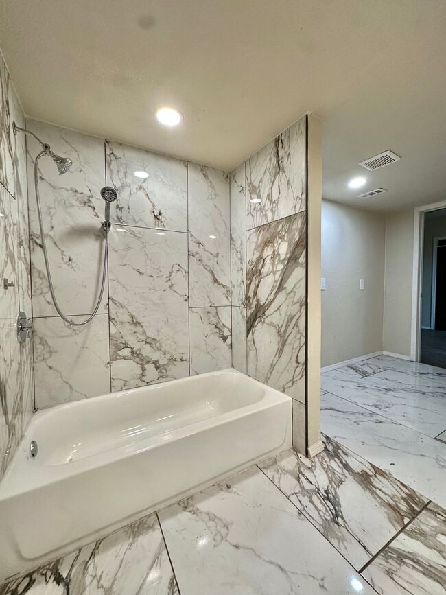 Building Photo - COMING MAY 2026!!! - Fully Remodeled 3-Bedroom Home w/ Bonus Room!!