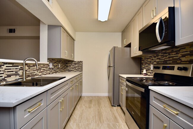 Building Photo - 2nd Level Specious One Bedroom Condo at Copper Sands!