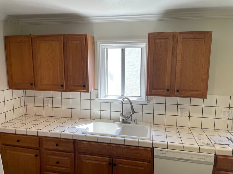 Building Photo - 1518 S Carmelina Ave