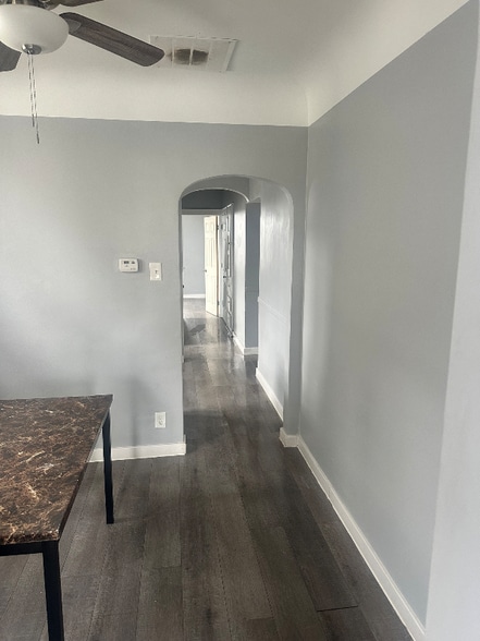 Building Photo - 12759 Santa Rosa Dr