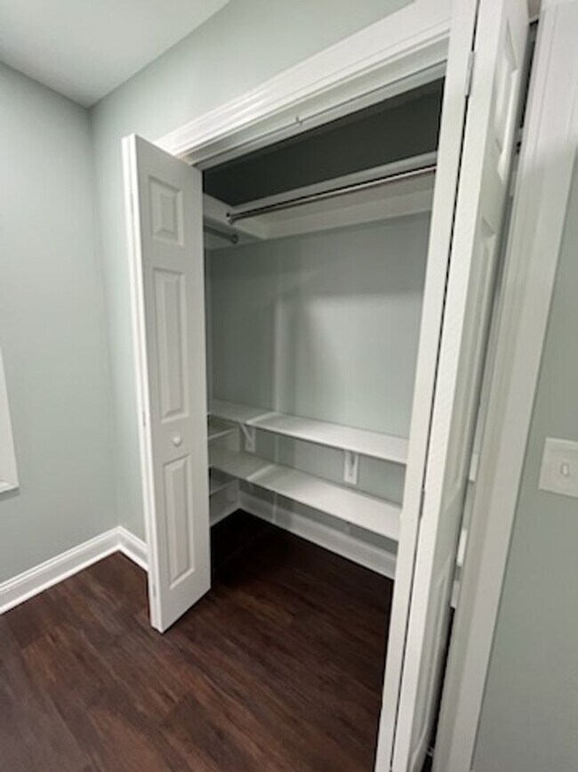 Building Photo - Beautifully Totally Remodeled 3Br 2Ba in G...