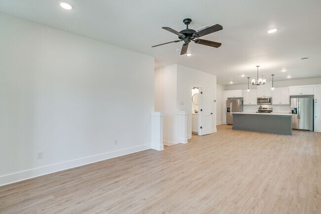 Building Photo - 2341 Benbrook Blvd