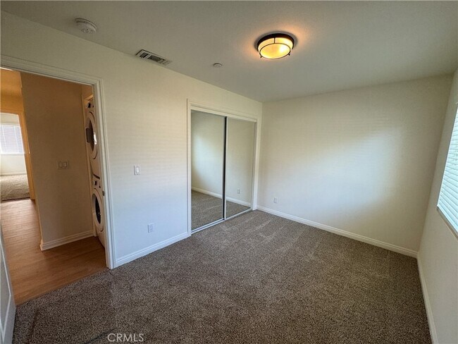 Building Photo - 1336 Calle Tulipan