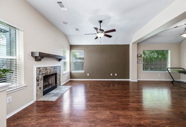 Building Photo - 6210 Newbury Dr