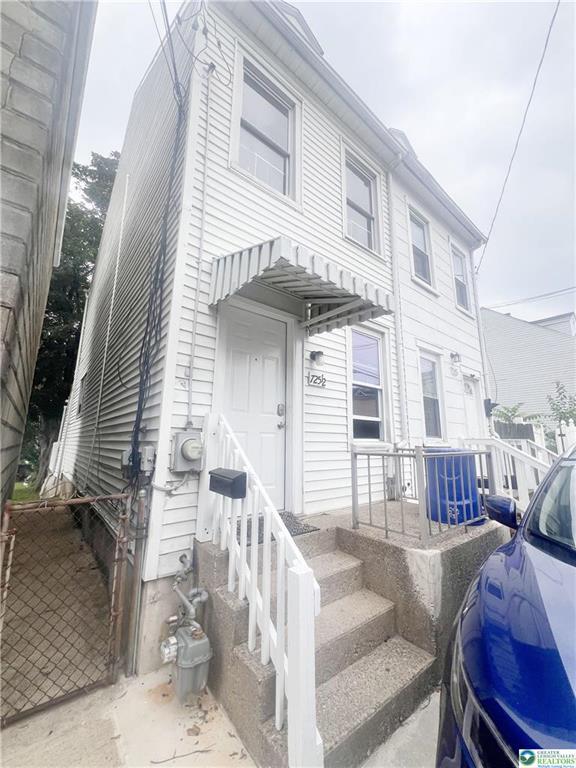 Primary Photo - 725 Spruce St