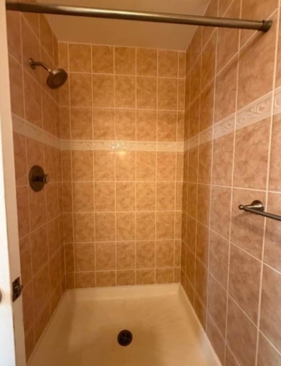 Building Photo - 3705 Pinhorn Dr