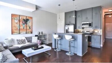 Building Photo - 1011 Studemont St