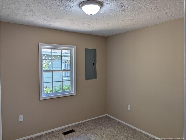 Building Photo - 203 Wall St