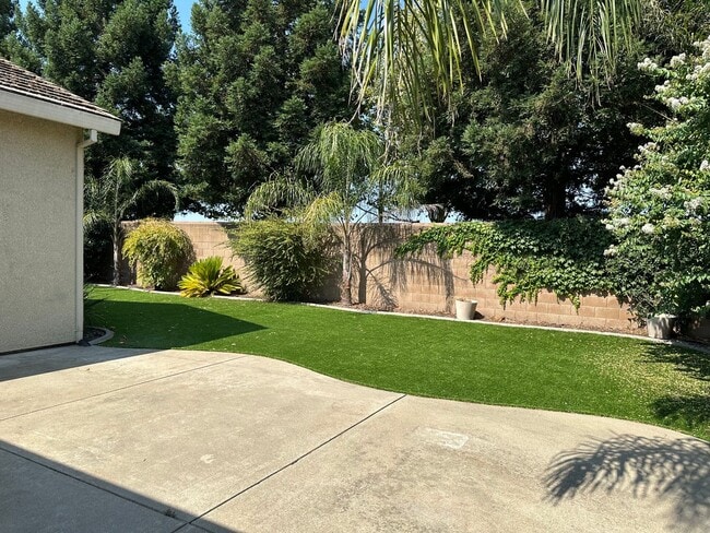 Building Photo - 1824 San Diego Cir