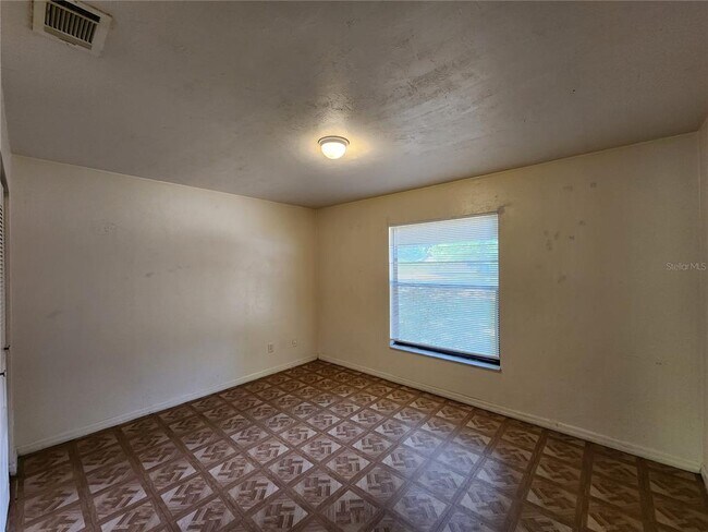 Building Photo - 4021 SW 37th St