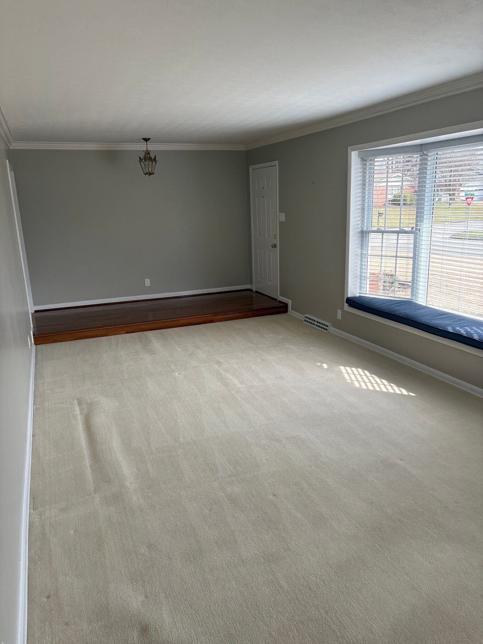 Building Photo - 7600 Quail Dr SW