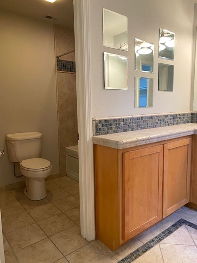 Building Photo - AVAILABLE NOW! Beautiful 2 Bedroom 2 Bath Condo in Citrus Heights!!!