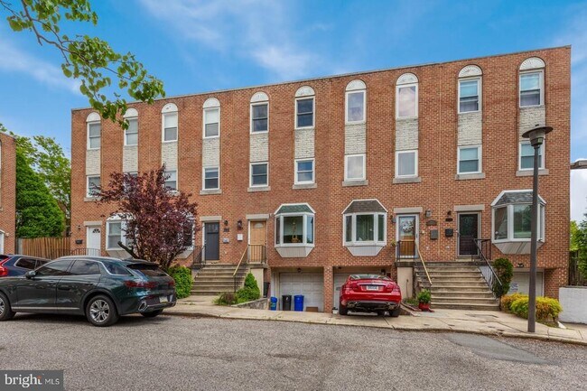 Building Photo - 2813 Ogden St