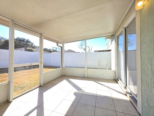 Building Photo - FOR RENT in Newberry 4 Bed, 2 bath corner home