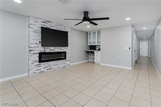 Building Photo - 9080 Gervais Cir