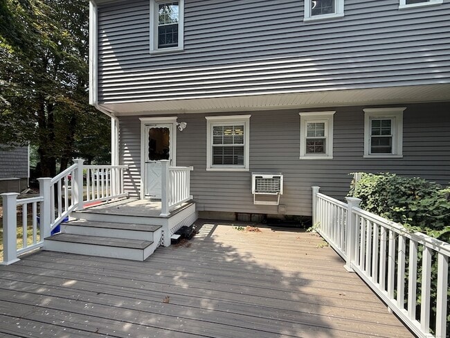 Building Photo - 510 Holland Hill Rd
