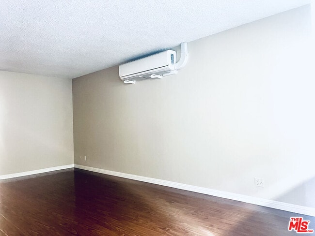 Building Photo - 1132 Alameda Ave