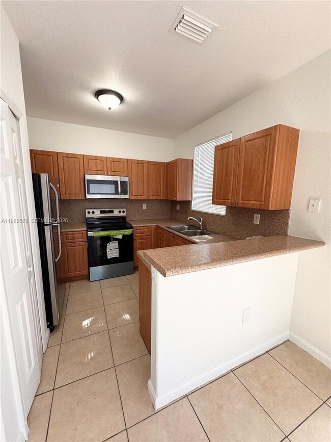 Building Photo - 2732 SE 15th Pl