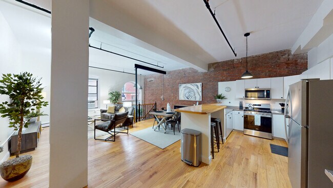 Building Photo - 19 Stanhope St