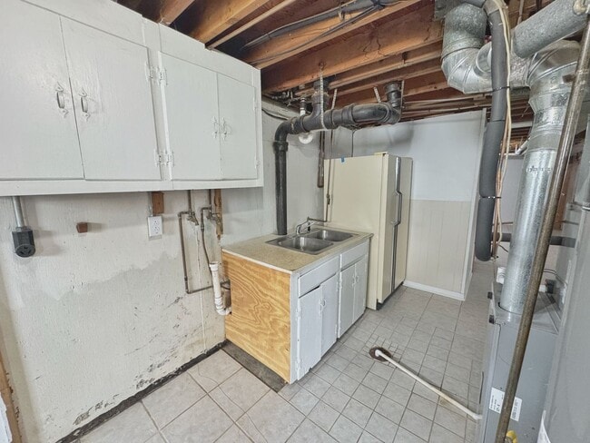 Building Photo - Modern Ranch Retreat