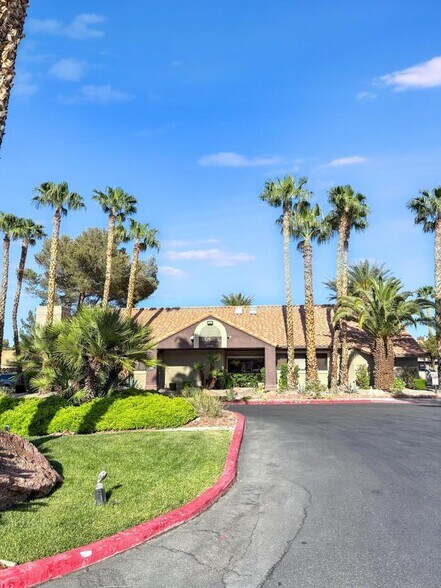 Building Photo - 5076 S Rainbow Blvd