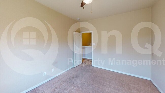 Building Photo - 5804 Valley Haven Way