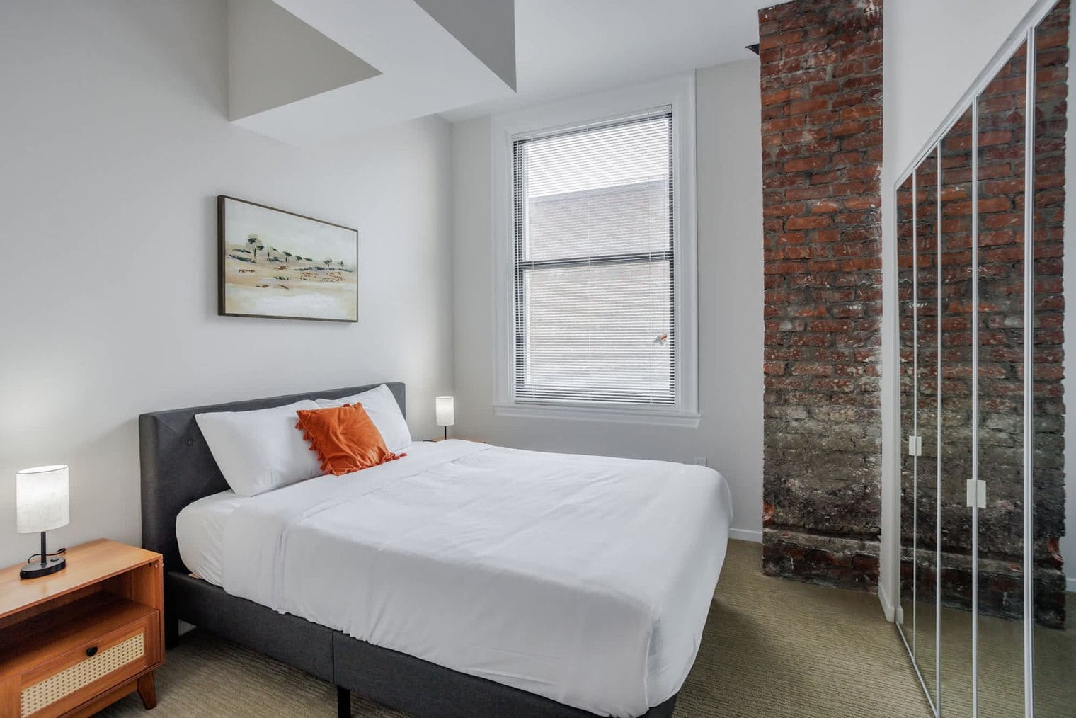 Building Photo - 1 W 4th St