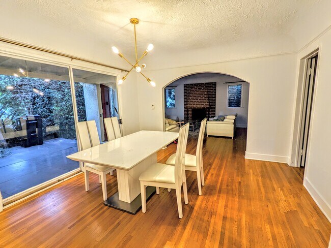 Building Photo - 10580 Kinnard Ave