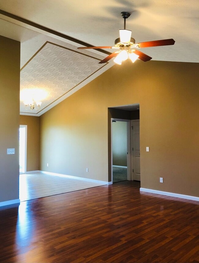 Building Photo - 102 Ethan Ct