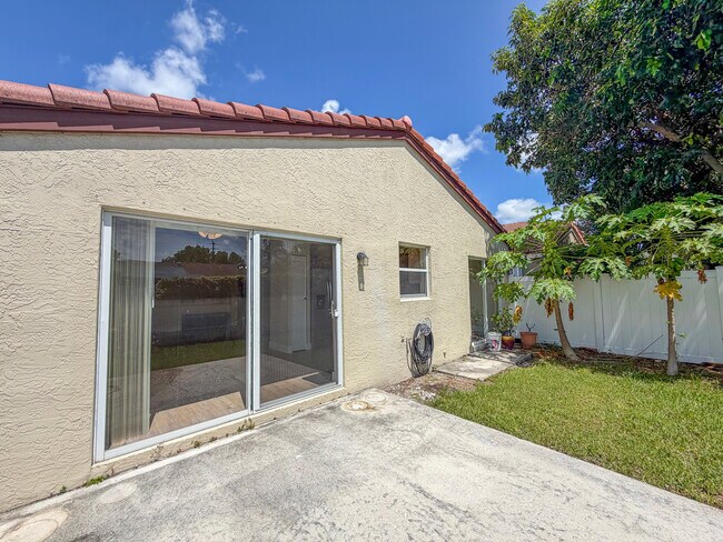 Building Photo - 90 NW 42nd Way