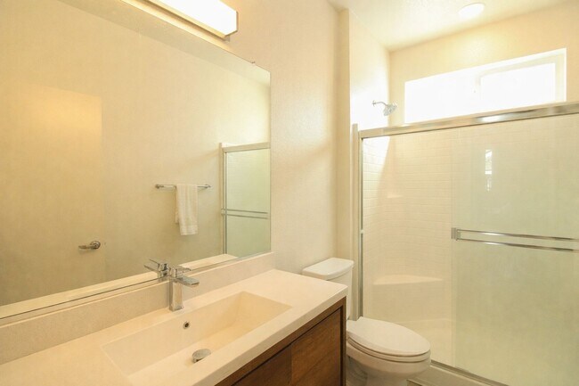 Building Photo - Modern 3-Bedroom, 2-Bathroom Apartment on Murray in San Luis Obispo