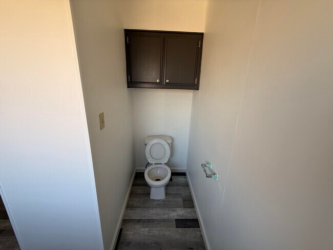 Building Photo - 64180 Thomas Ave