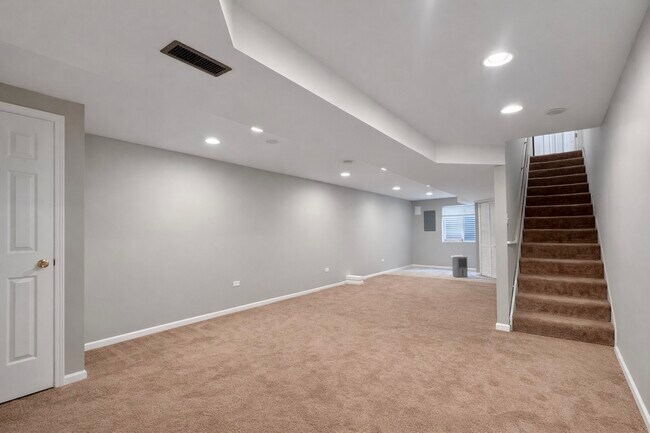 Building Photo - 2310 Shiloh Dr