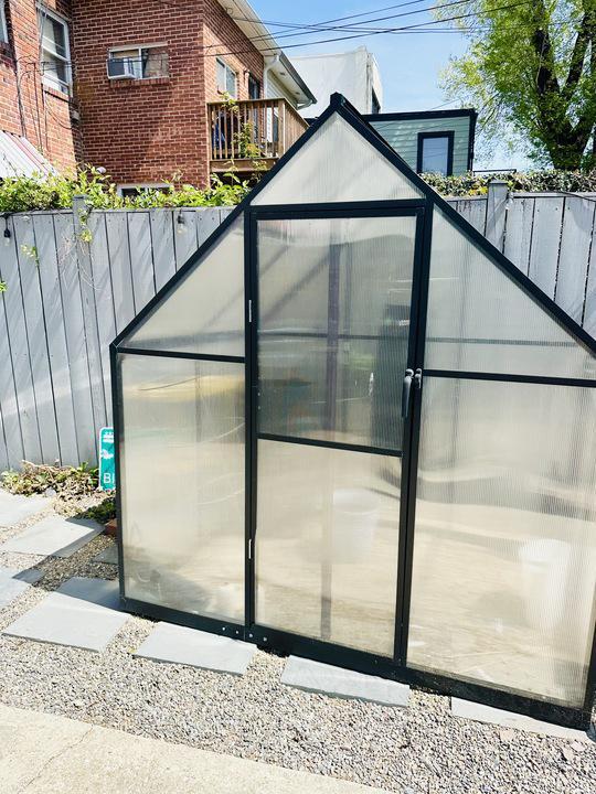 Building Photo - 1911 D St NE