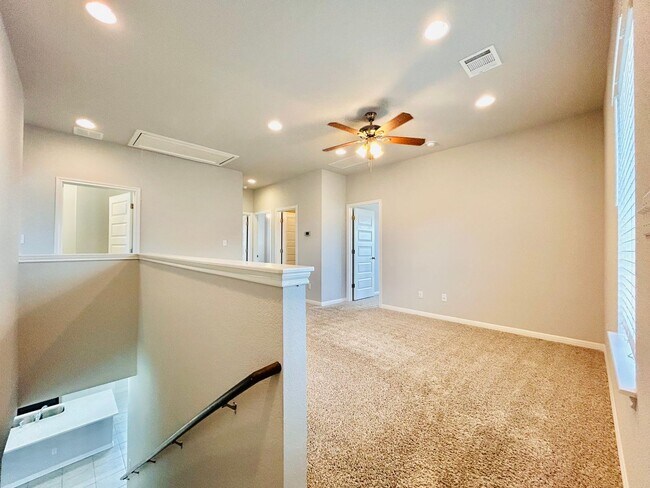 Building Photo - 1156 Capra Ln