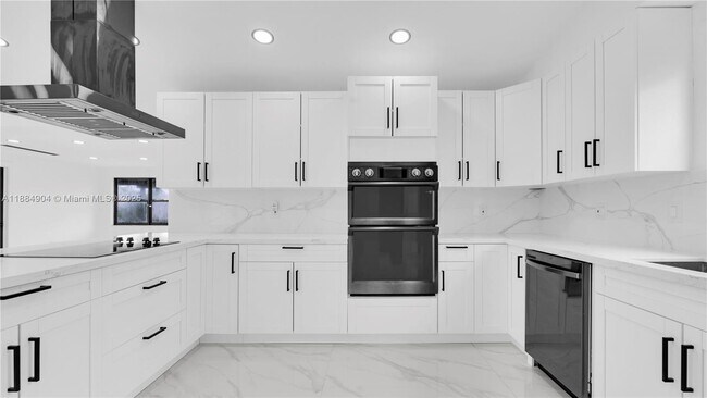 Building Photo - 2413 Gulfstream Ln