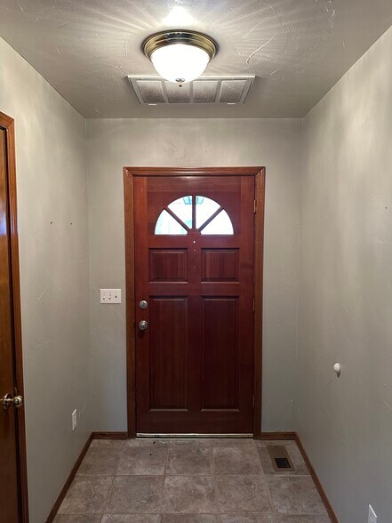 Building Photo - 17600 Durbin Park Rd