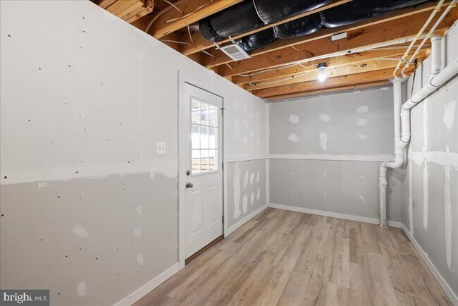 Building Photo - 109 Lance Wy
