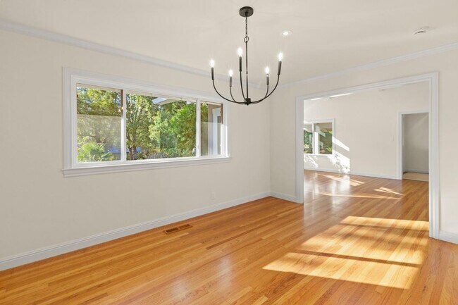 Building Photo - 27696 Vogue Ct