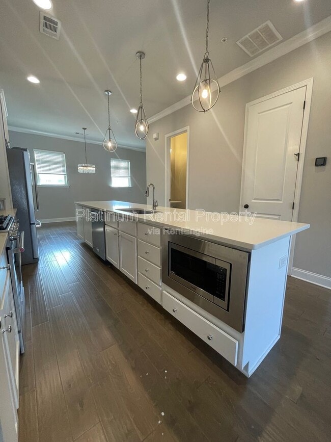 Building Photo - 1236 Stone Castle Cir