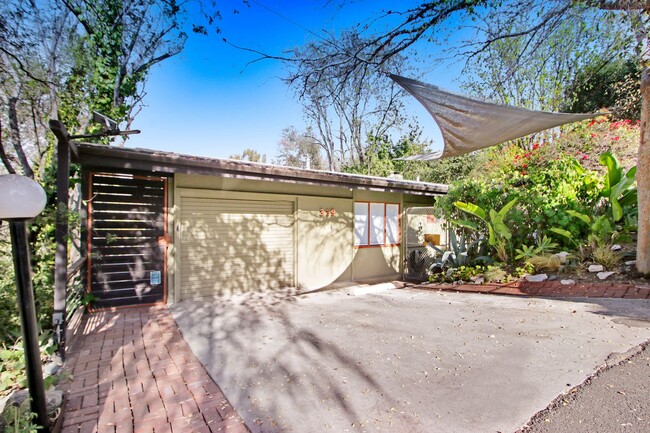 Primary Photo - Pasadena Paradise! Mid Century Modern Home...