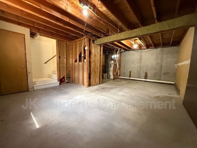 Building Photo - 919 1st Ave SW
